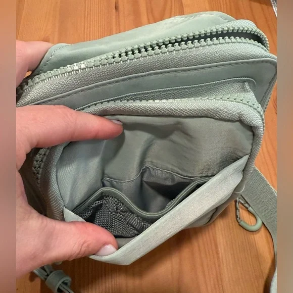 NWOT BÉIS ‘The Sport Sling’ Crossbody in Slate - Picture 5 of 7